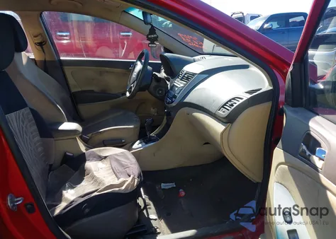 2013 Hyundai Accent Gls z USA, uszkodzony, nr VIN KMHCU4AE3DU321043
